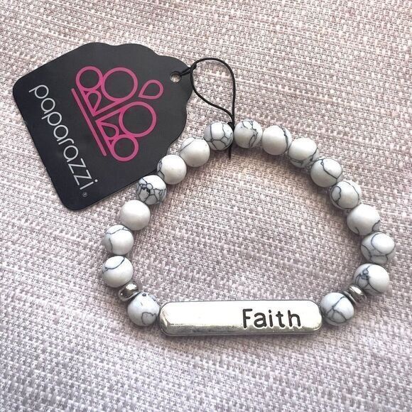 Lot of 2 PAPARAZZI Beaded Stretch Bracelets Black /‎ Off White - Picture 4 of 4